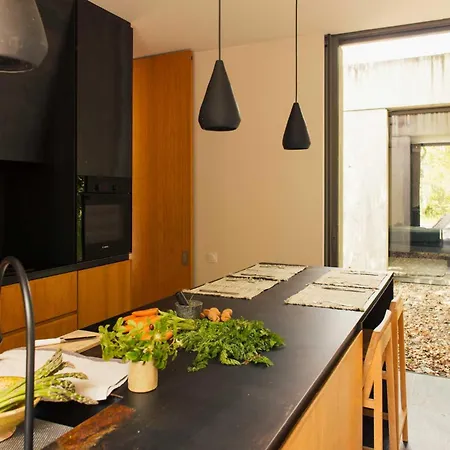 La Maison H By Boutique A Modernist Nyaraló *