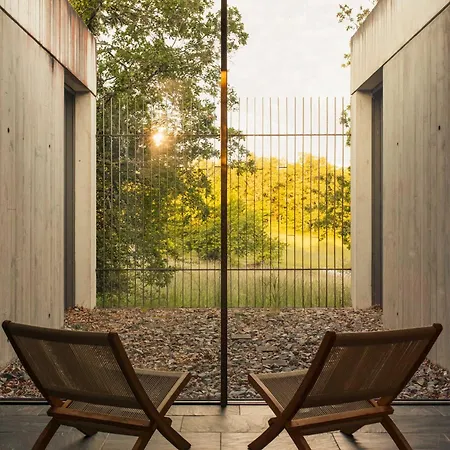 La Maison H By Boutique A Modernist Nyaraló